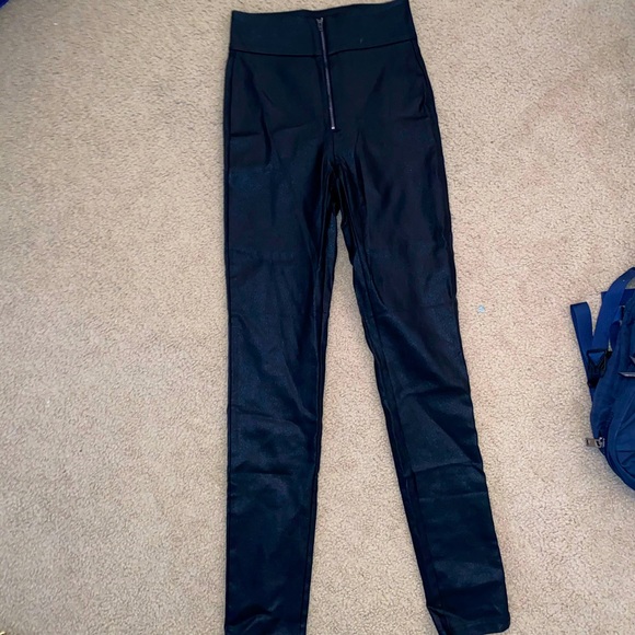 PrettyLittleThing Pants - Leather pants